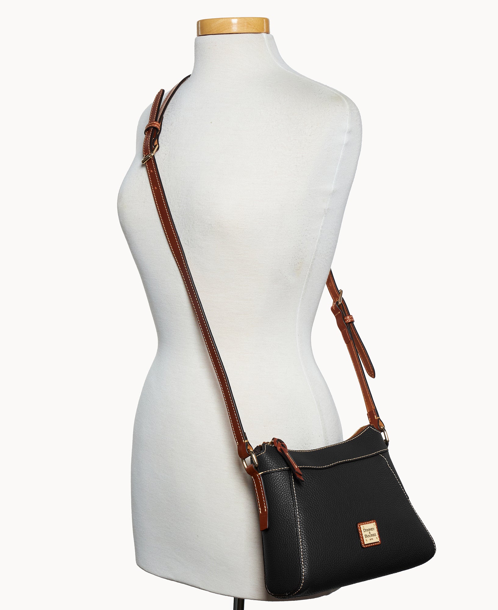 Pebble Grain Small Cassidy Crossbody – Dooney & Bourke