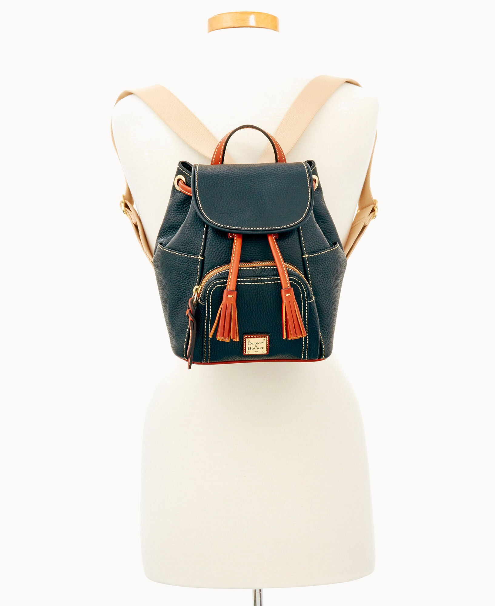 Pebble Grain Small Murphy Backpack – Dooney & Bourke