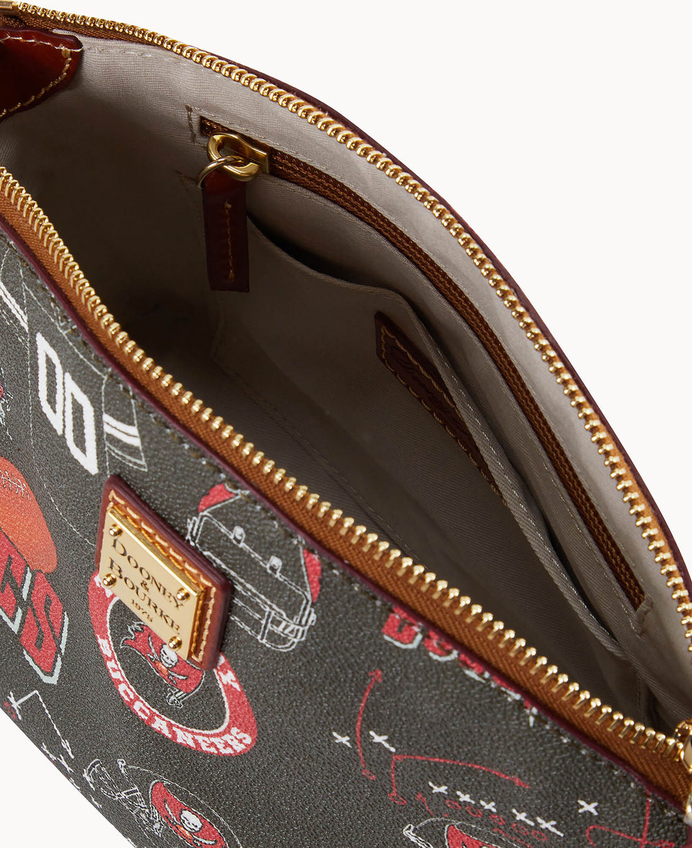 B1696G_QWPWPATNBUCC_ALT2