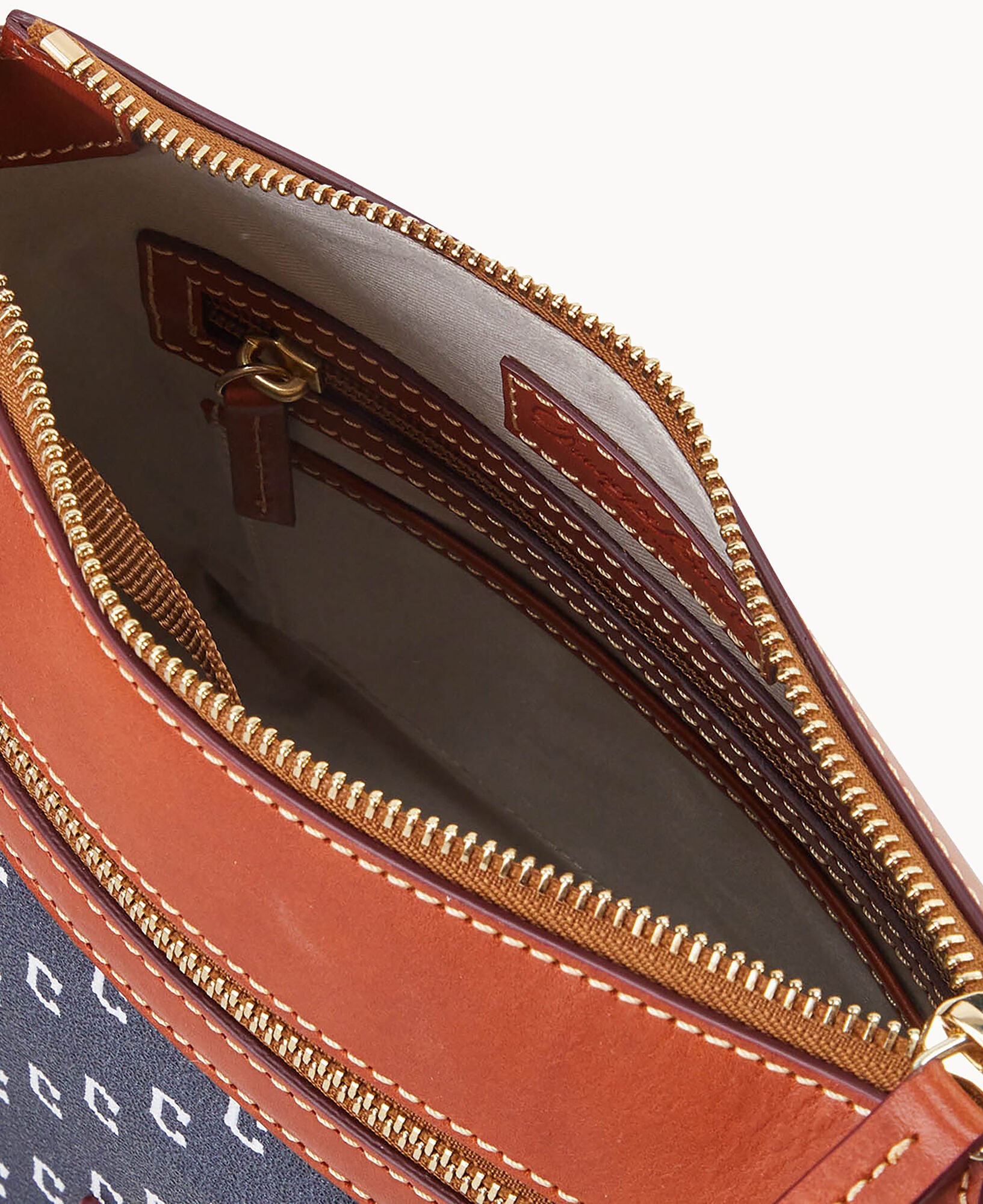 MLB Guardians Crossbody 25 – Dooney & Bourke