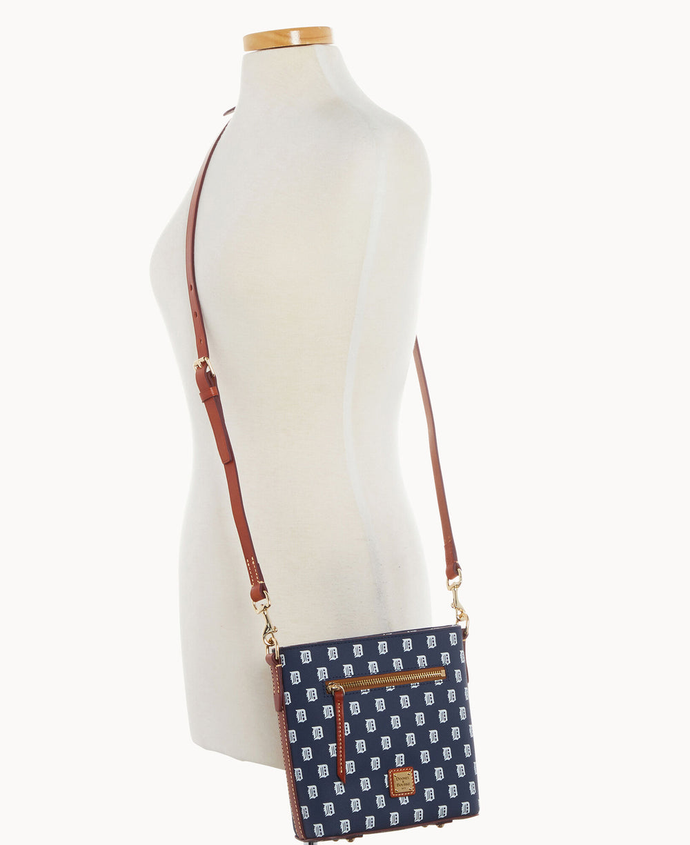 B1915G_MJNVPATNTGRS_ALT4