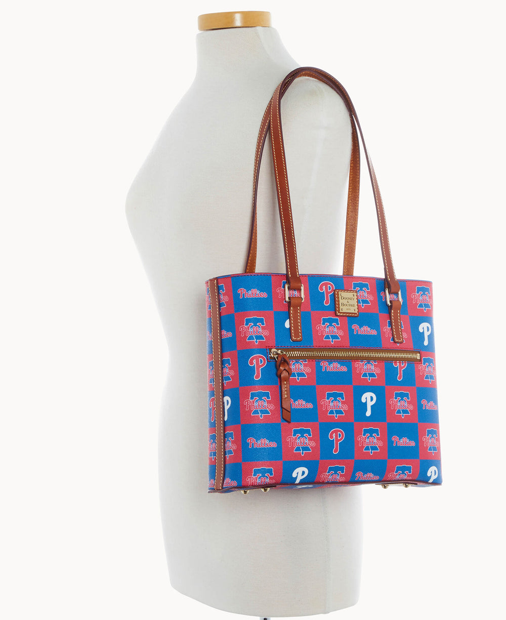 B1924G_5FRDPATNPHLI_ALT4