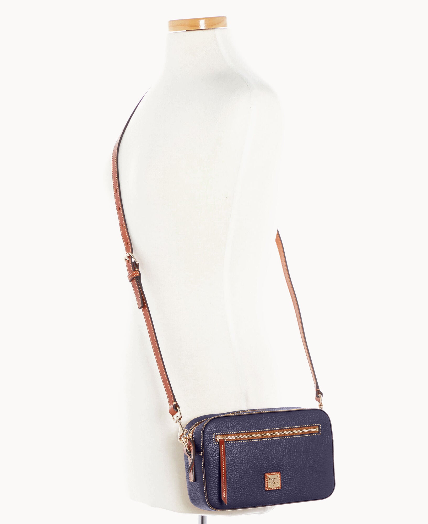 Pebble Grain Camera Zip Crossbody – Dooney & Bourke