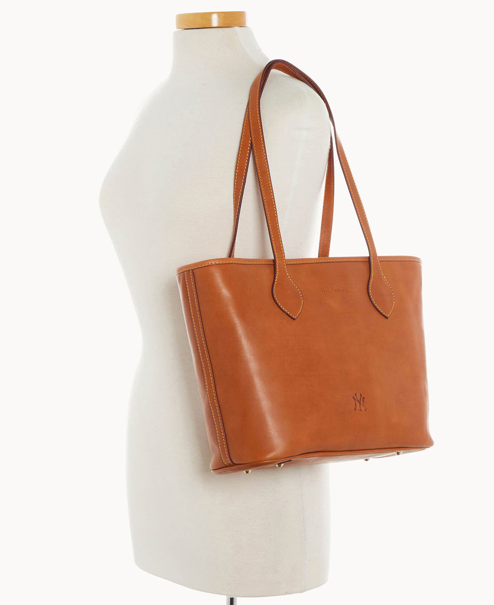 B2039G_SCNASCNAYANK_ALT4