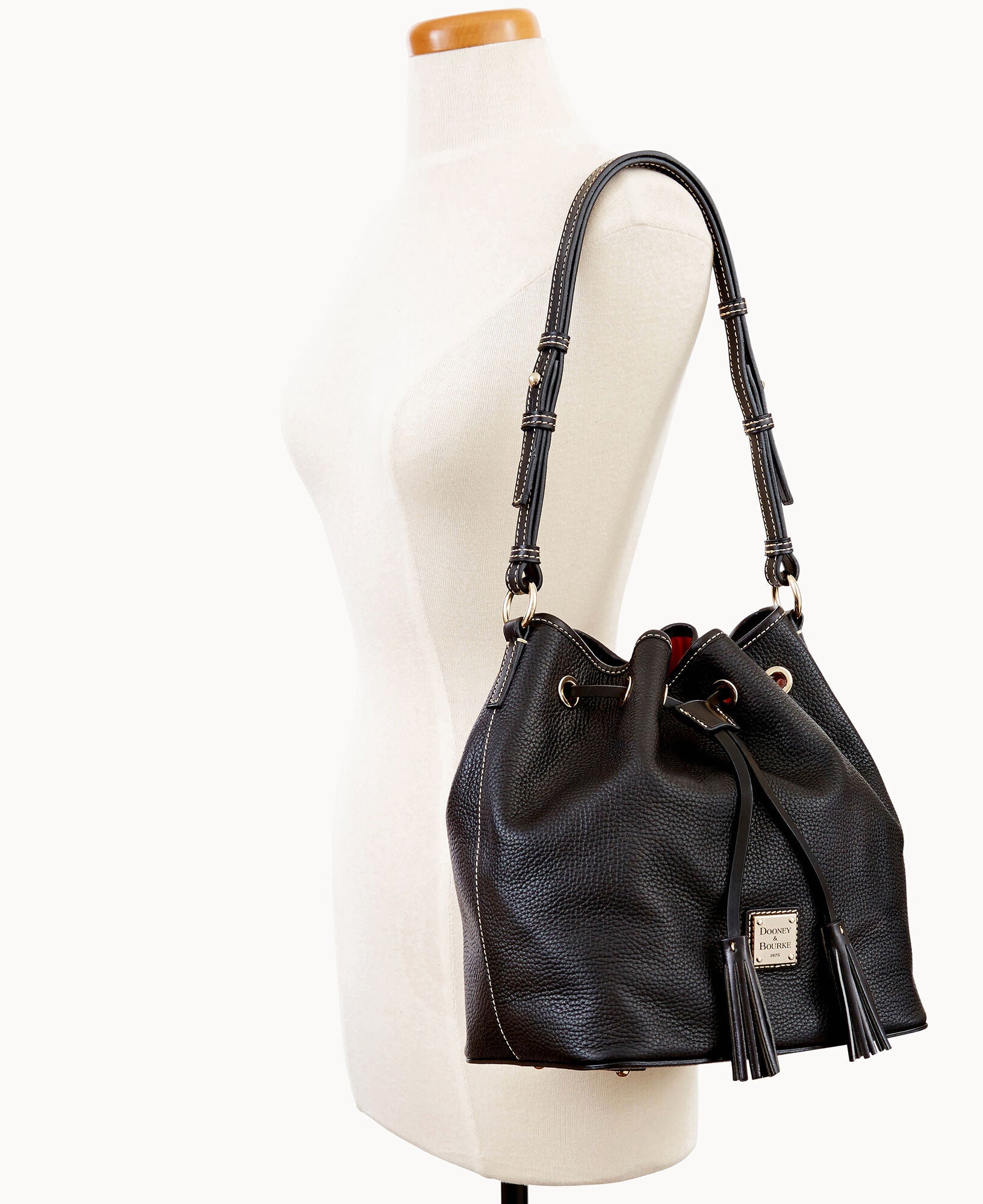 未使用【黒 】DOONEY&BOURKE 巾着 タッセル ショルダーバッグ Pebble Grain Kendall – Dooney & Bourke
