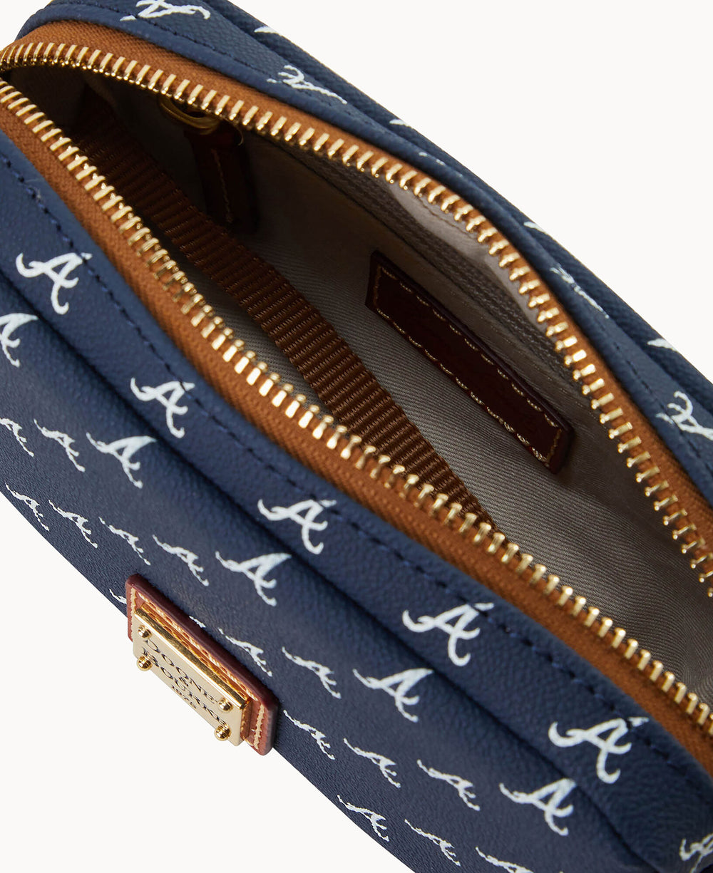 B2304G_MJNVPATNBRVE_ALT2