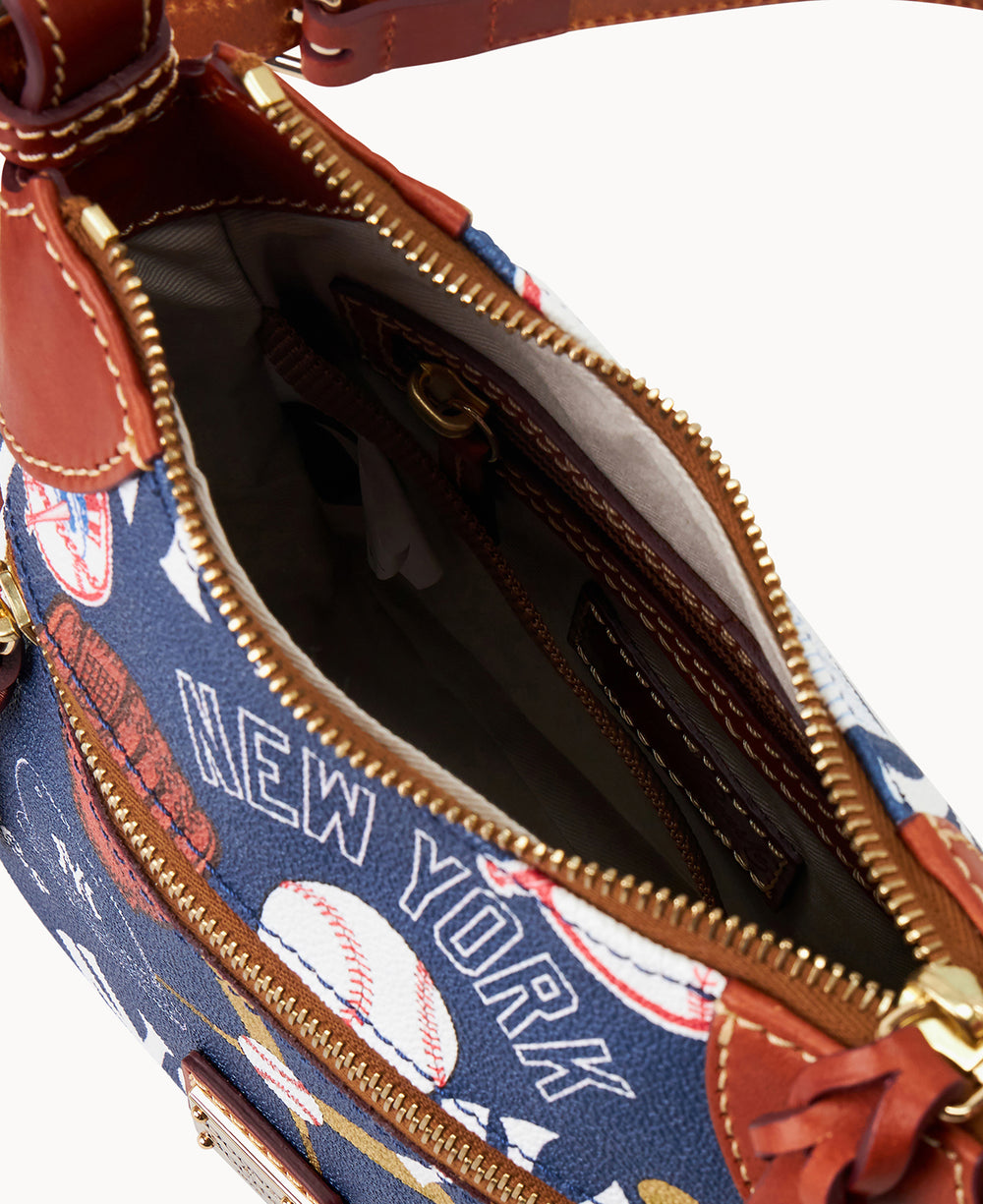 B2319G_1QNVPATNYANK_ALT2