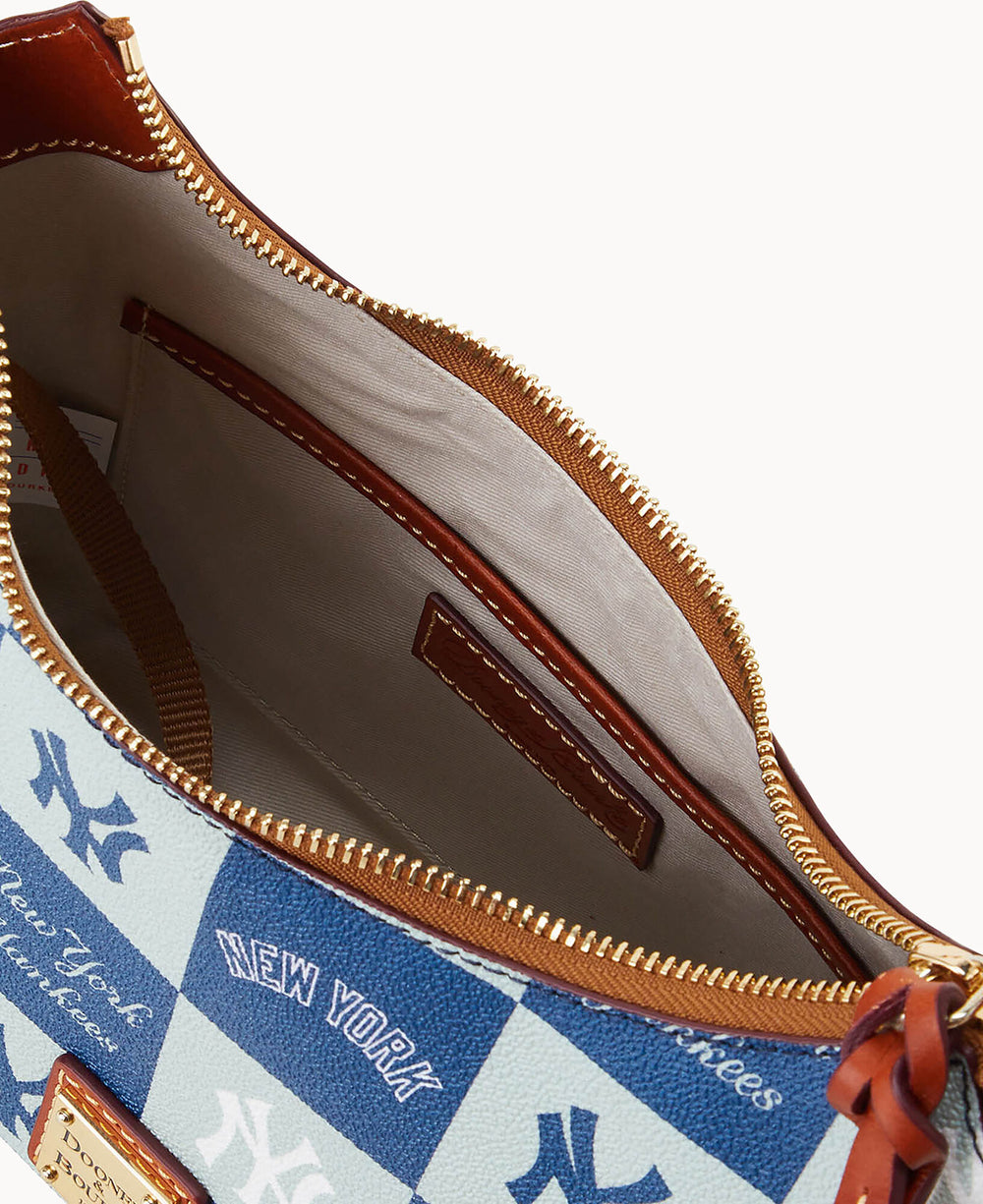 B2324G_5FNVPATNYANK_ALT2