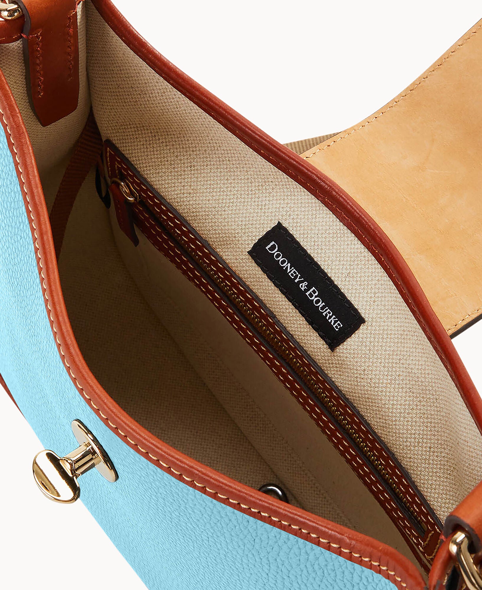 Pebble Turnlock Messenger 28 – Dooney & Bourke