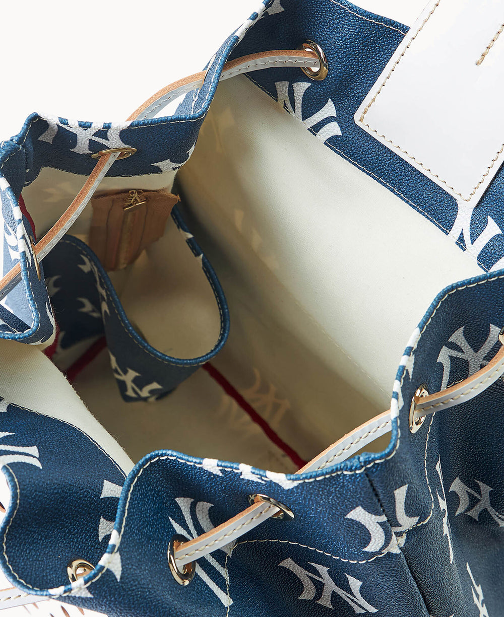 B2391G_3ZNVPAWHYANK_ALT2