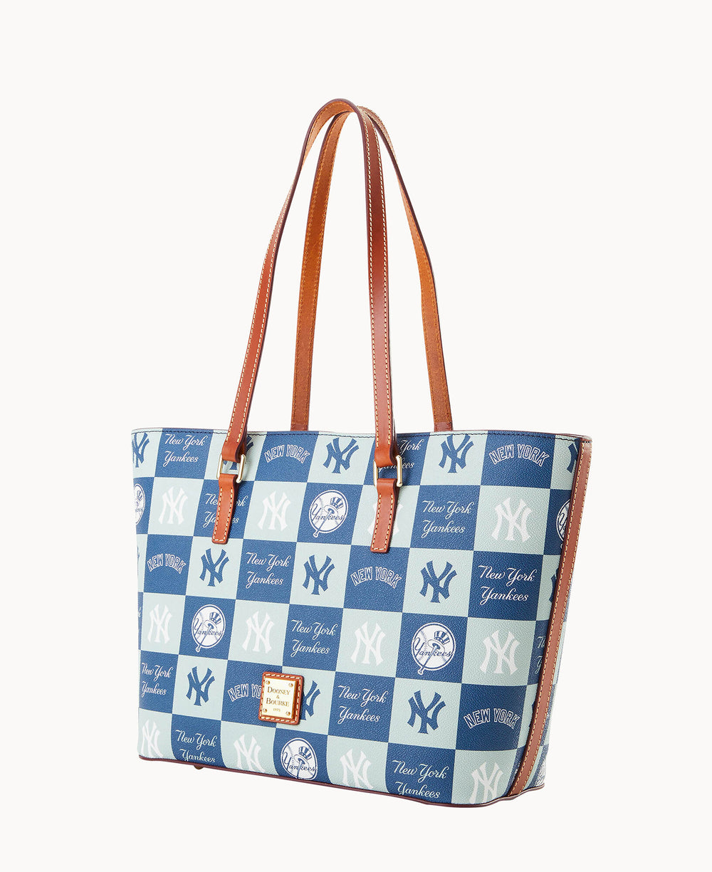 B2499G_5FNVPATNYANK_ALT1