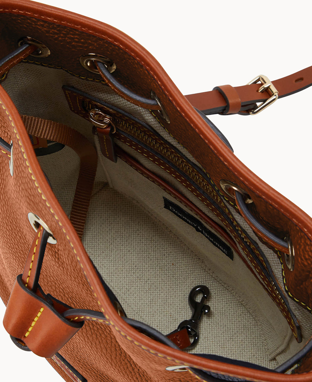 B2547G_9PCAPAKR_ALT2