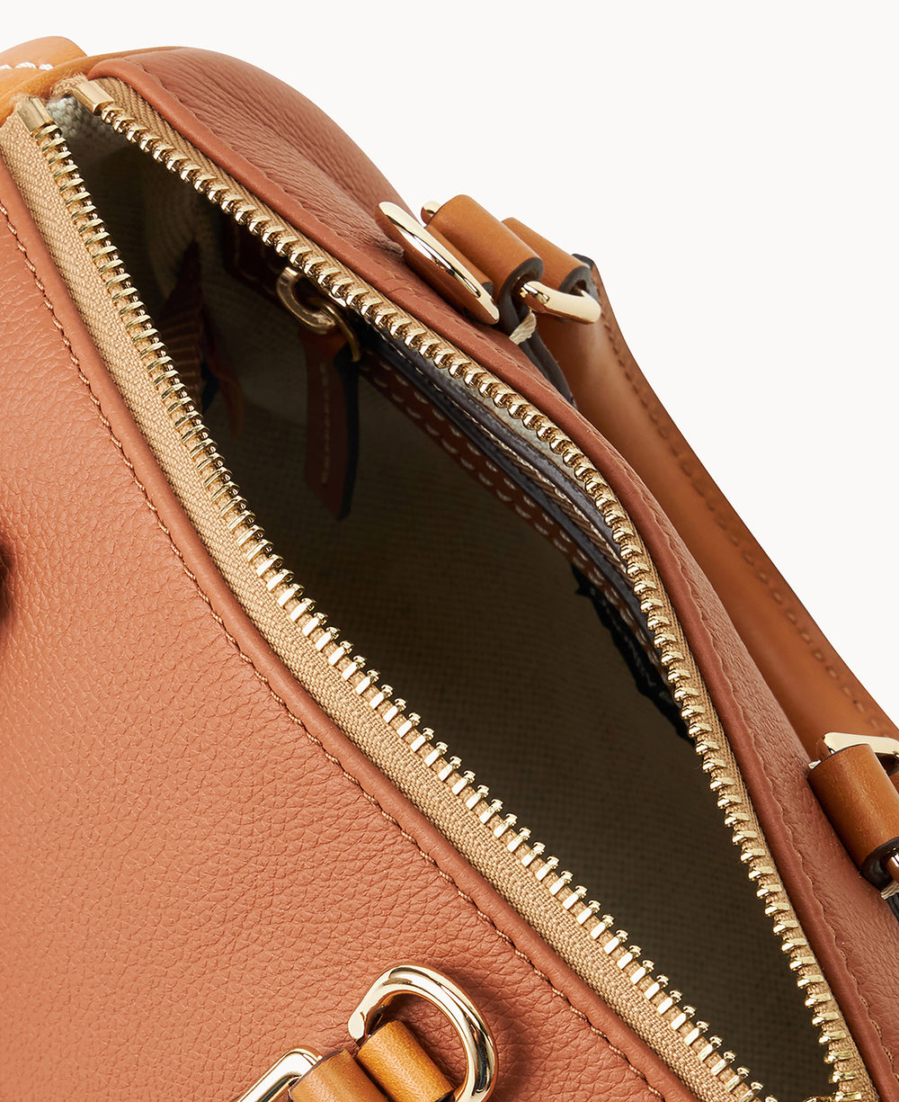 B2573G_UGSTPACM_ALT2