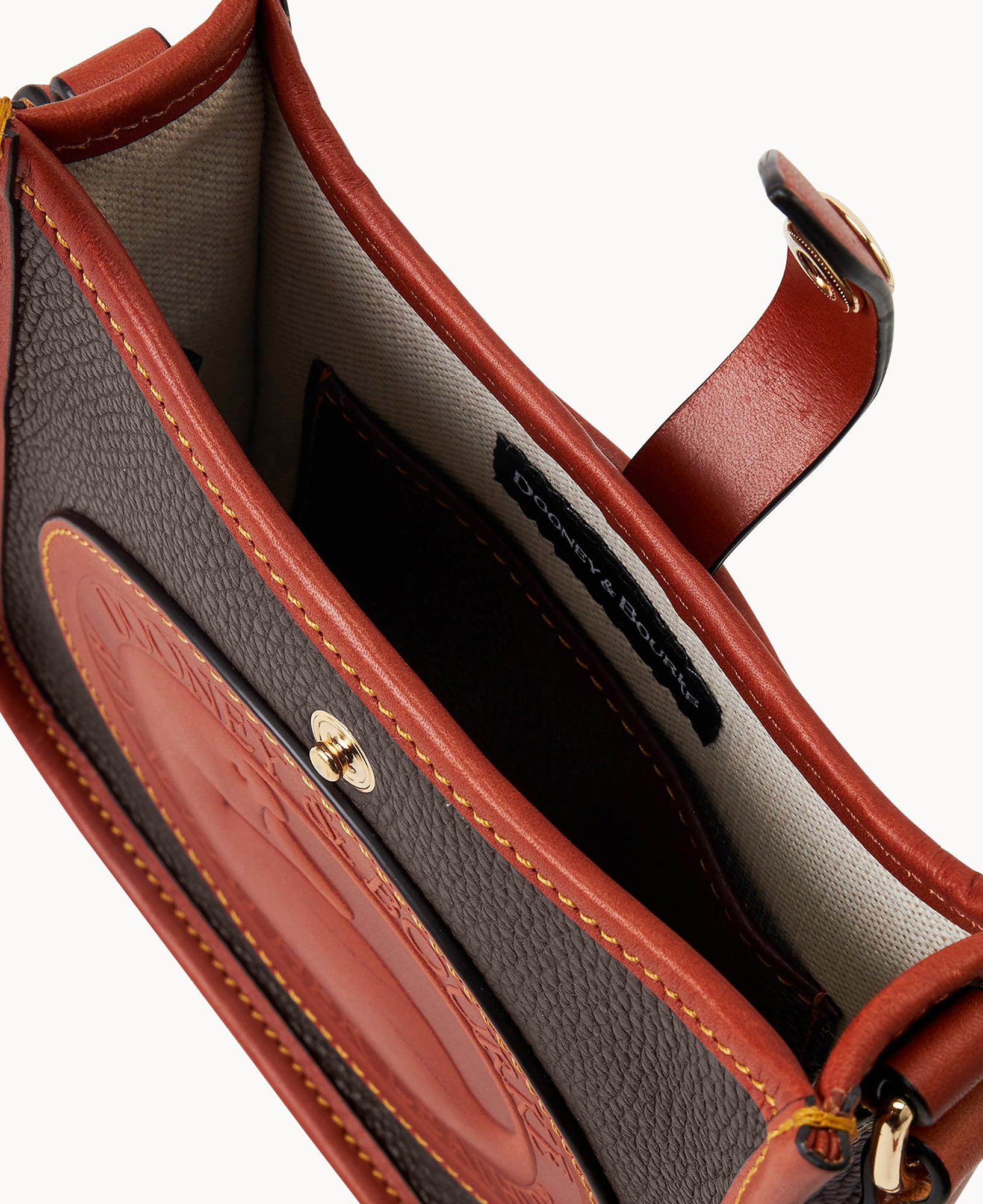 Heritage Messenger 18 – Dooney & Bourke