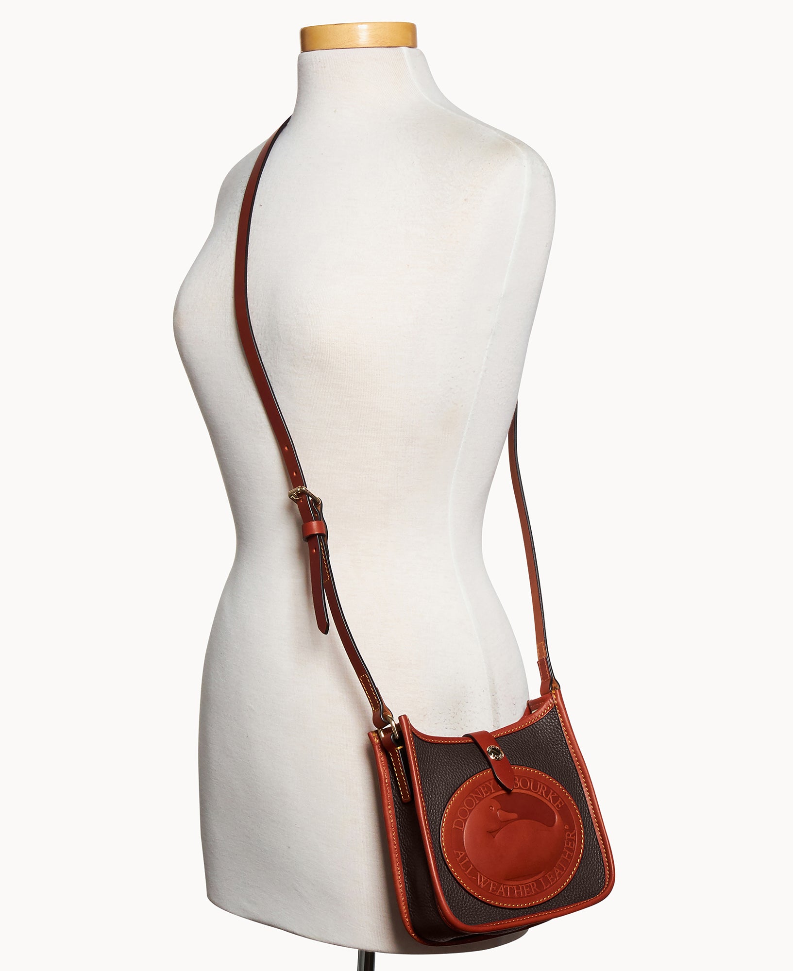 Heritage Messenger 18 – Dooney & Bourke