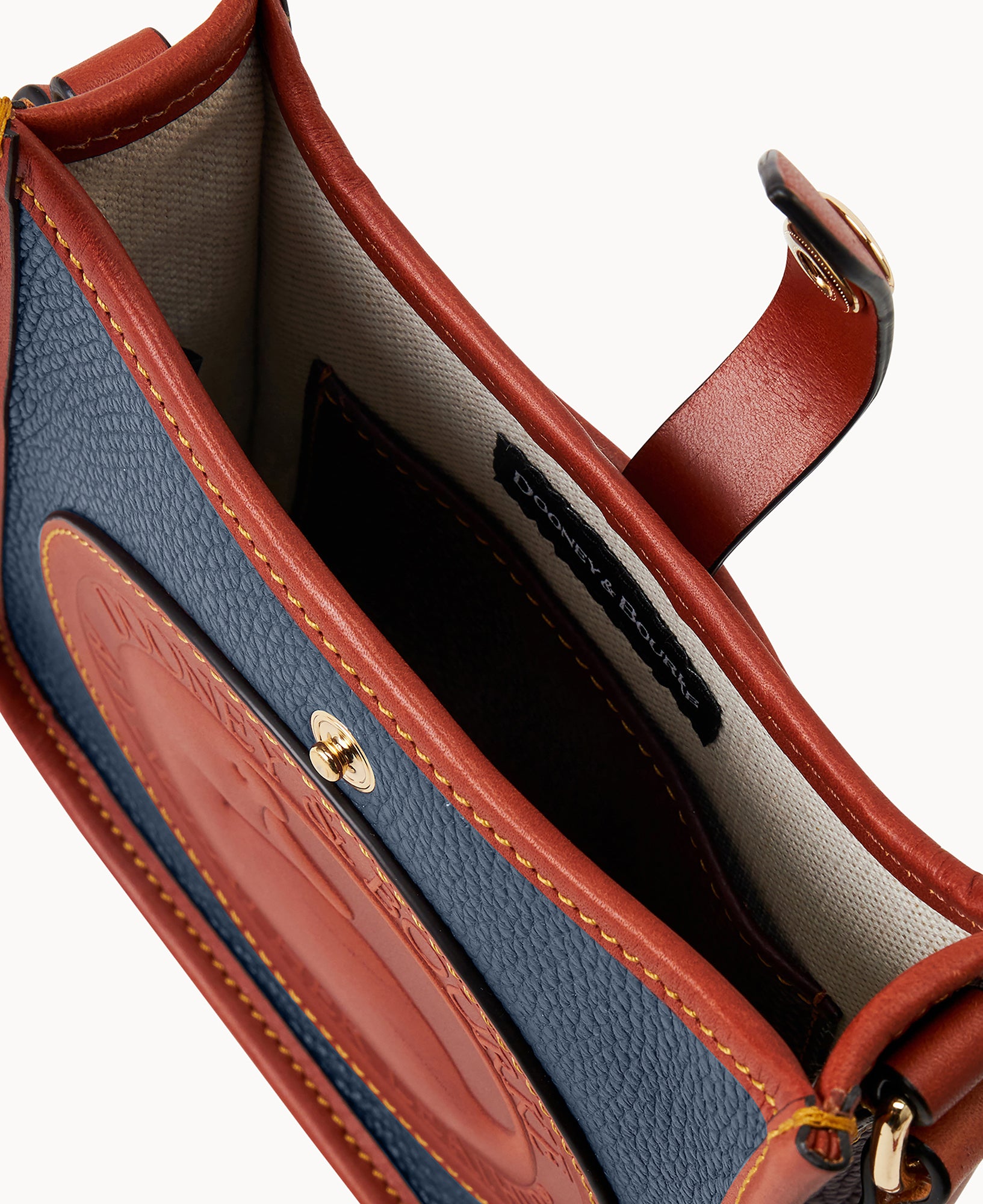 美品 希少レアDOONEY&amp;BOURKE アクセサリーポーチ ワンショルダー Heritage Domed Crossbody 18 – Dooney & Bourke