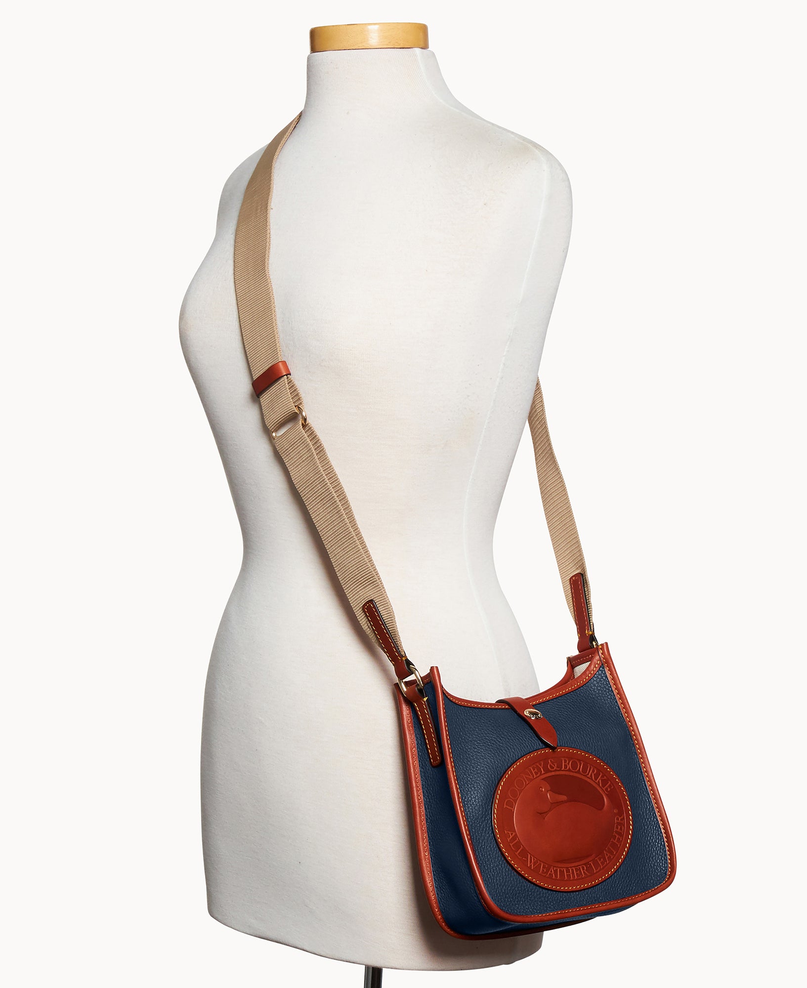 Heritage Messenger 20 – Dooney & Bourke