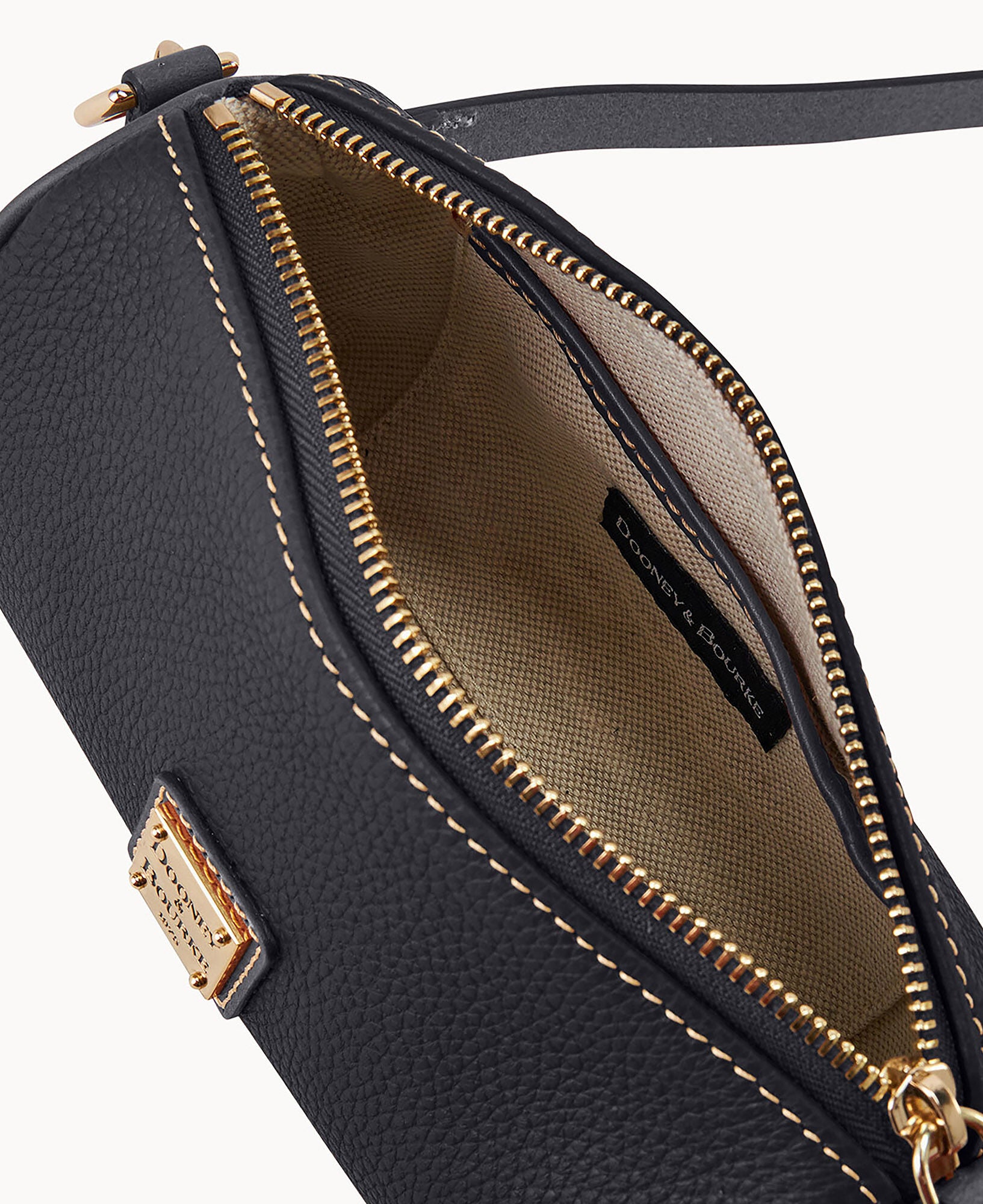 Pebble Grain Barrel Crossbody 20 – Dooney & Bourke