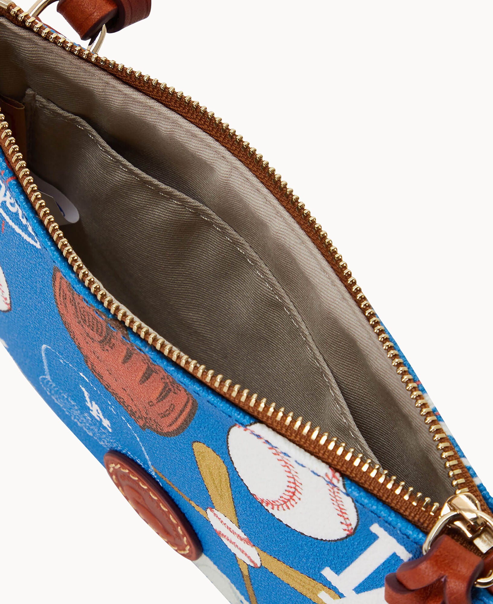 DOONEY＆BOURKE　ボストン　W53㎝　H30㎝　ショルダー付　OJ53 MLB Yankees Top Zip Crossbody – Dooney & Bourke