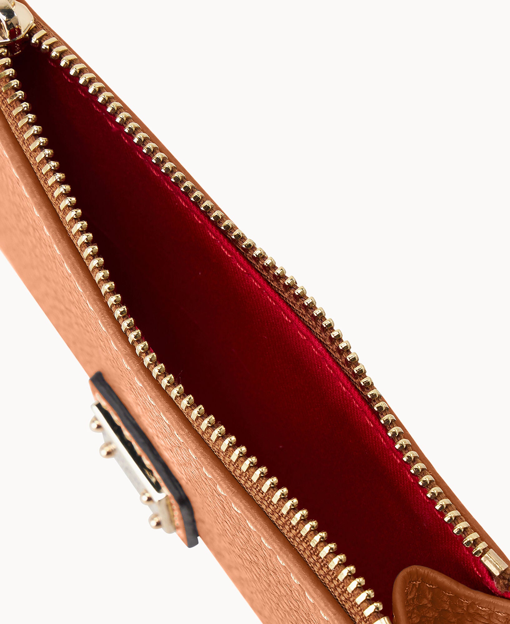 Pebble Grain Zip Credit Card Case – Dooney & Bourke