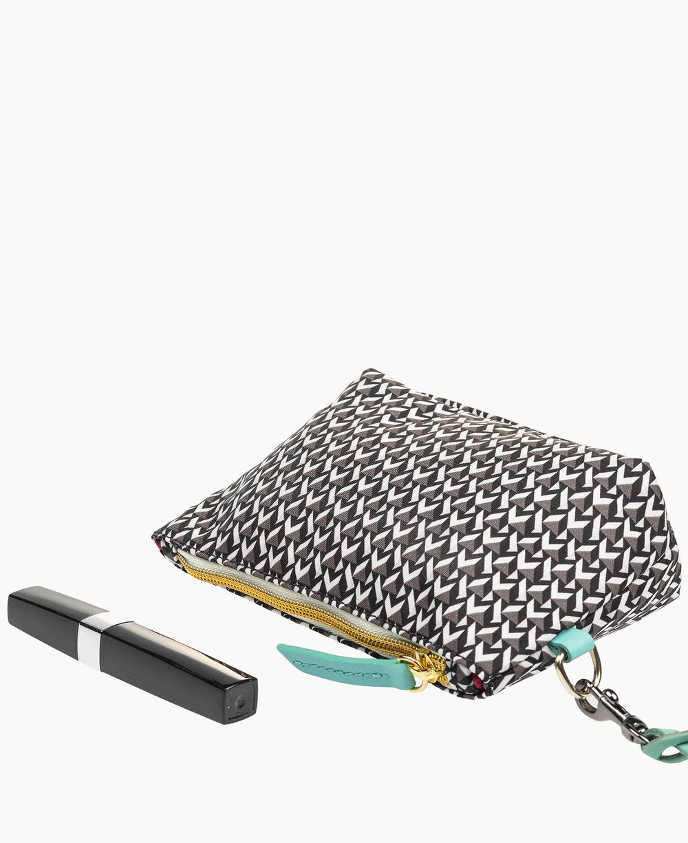 W0349G_U8EXLTAQ_ALT1