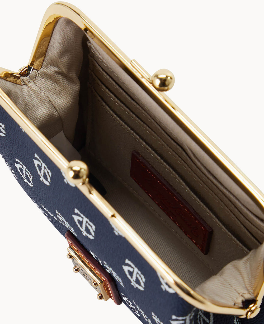 W1407G_MJNVPATNTWNS_ALT2