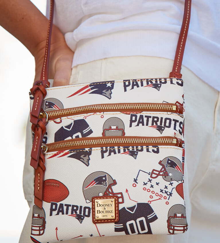 Dooney & bourke outlet near me outlet