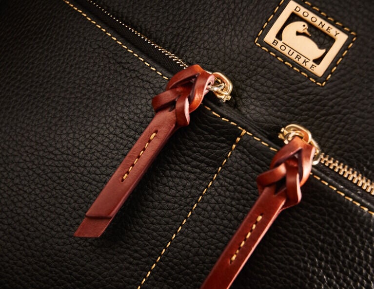 Dooney Bourke Dillen Medium Pocket Sac
