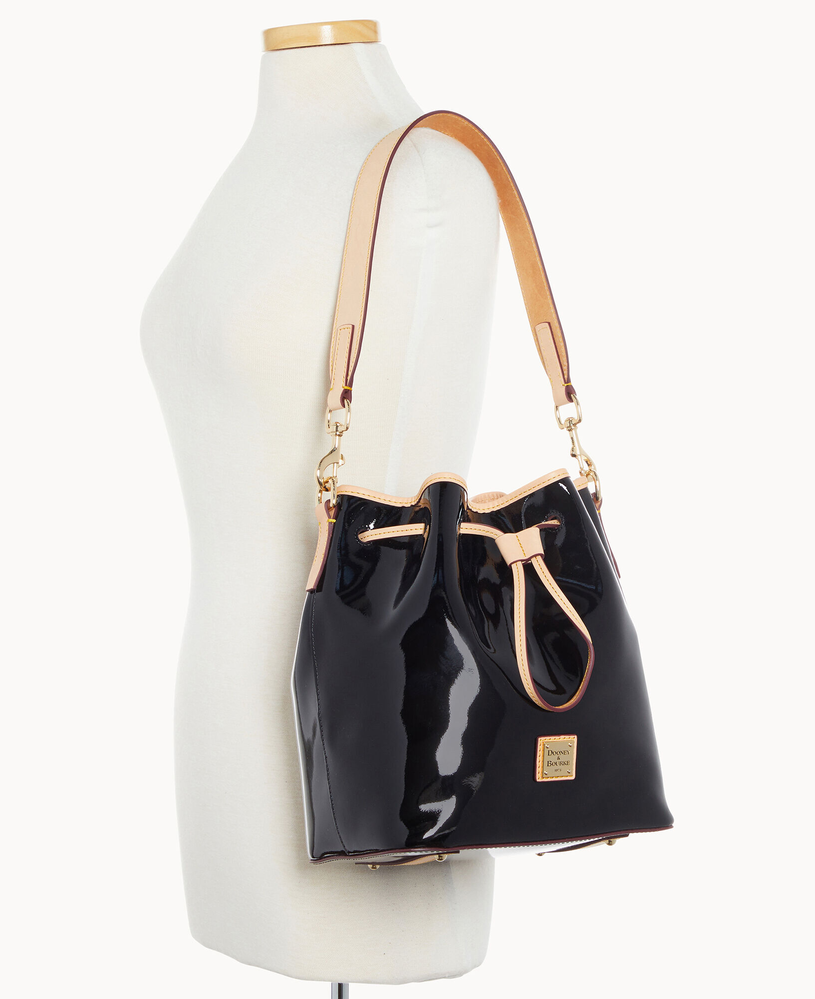 Dooney and bourke sale black patent leather purse