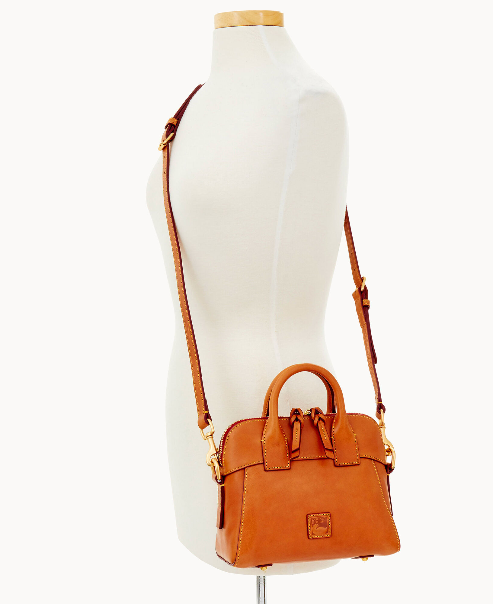 Dooney & bourke pebble leather cameron crossbody with logo strap 2025