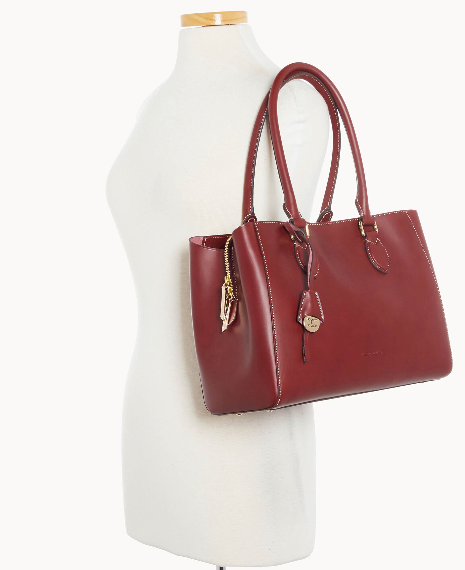 Dooney and bourke alto collection store