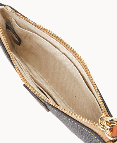 Pebble Grain Medium Wristlet