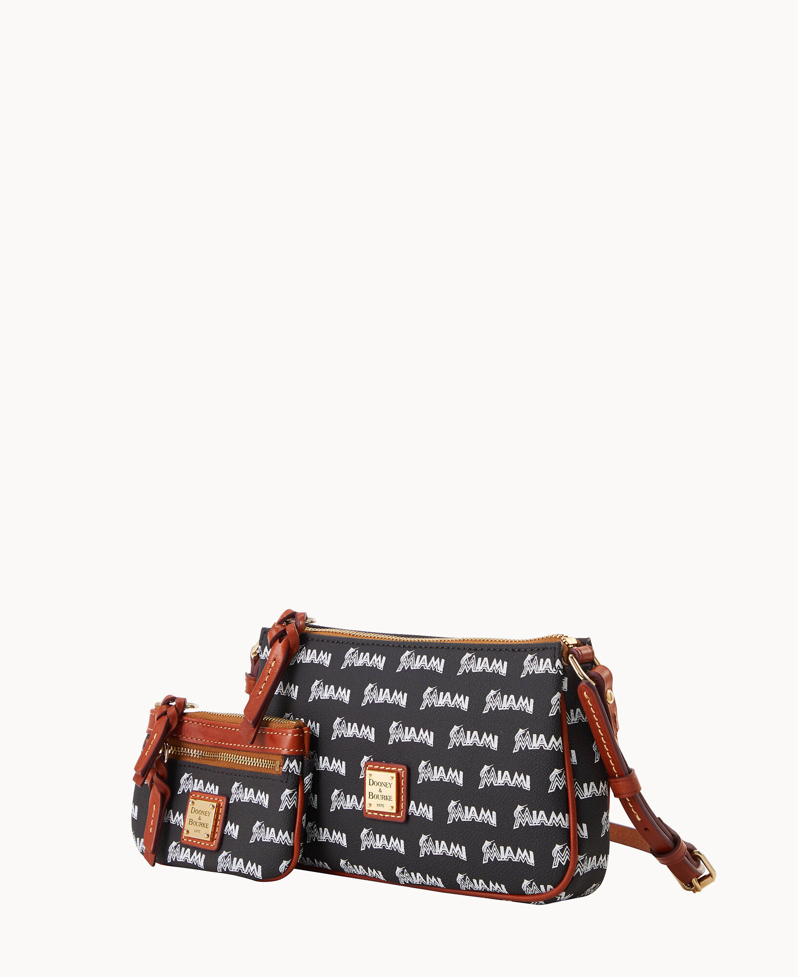 Dooney and bourke lexi hotsell crossbody bag