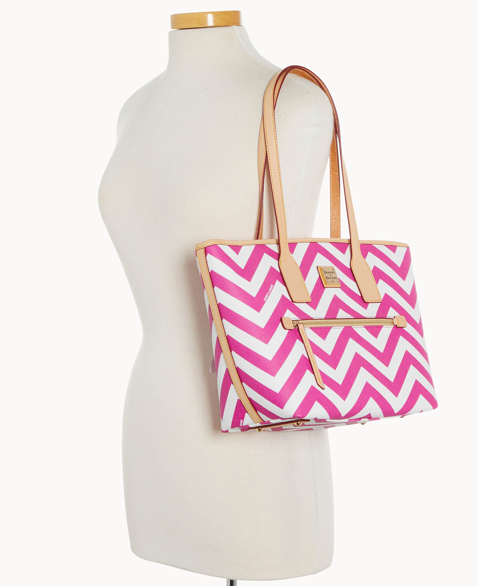 Dooney and bourke chevron hotsell tote