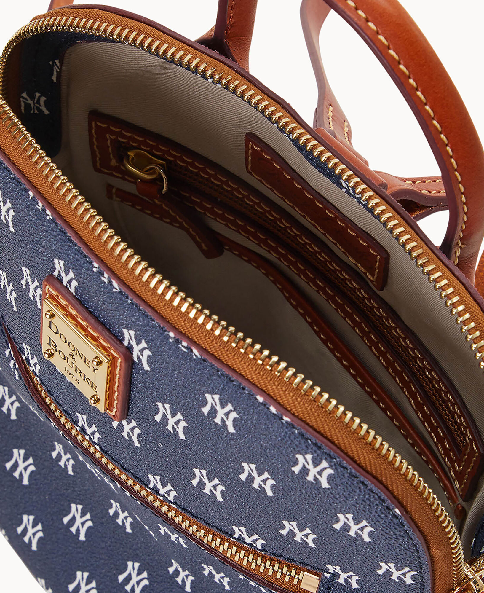 Dooney and bourke yankees crossbody store