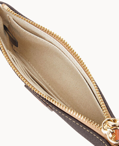 Pebble Grain Medium Wristlet