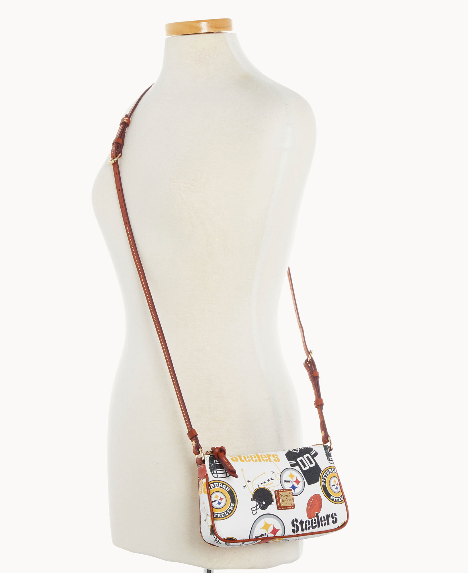 Dooney and sales bourke steelers crossbody
