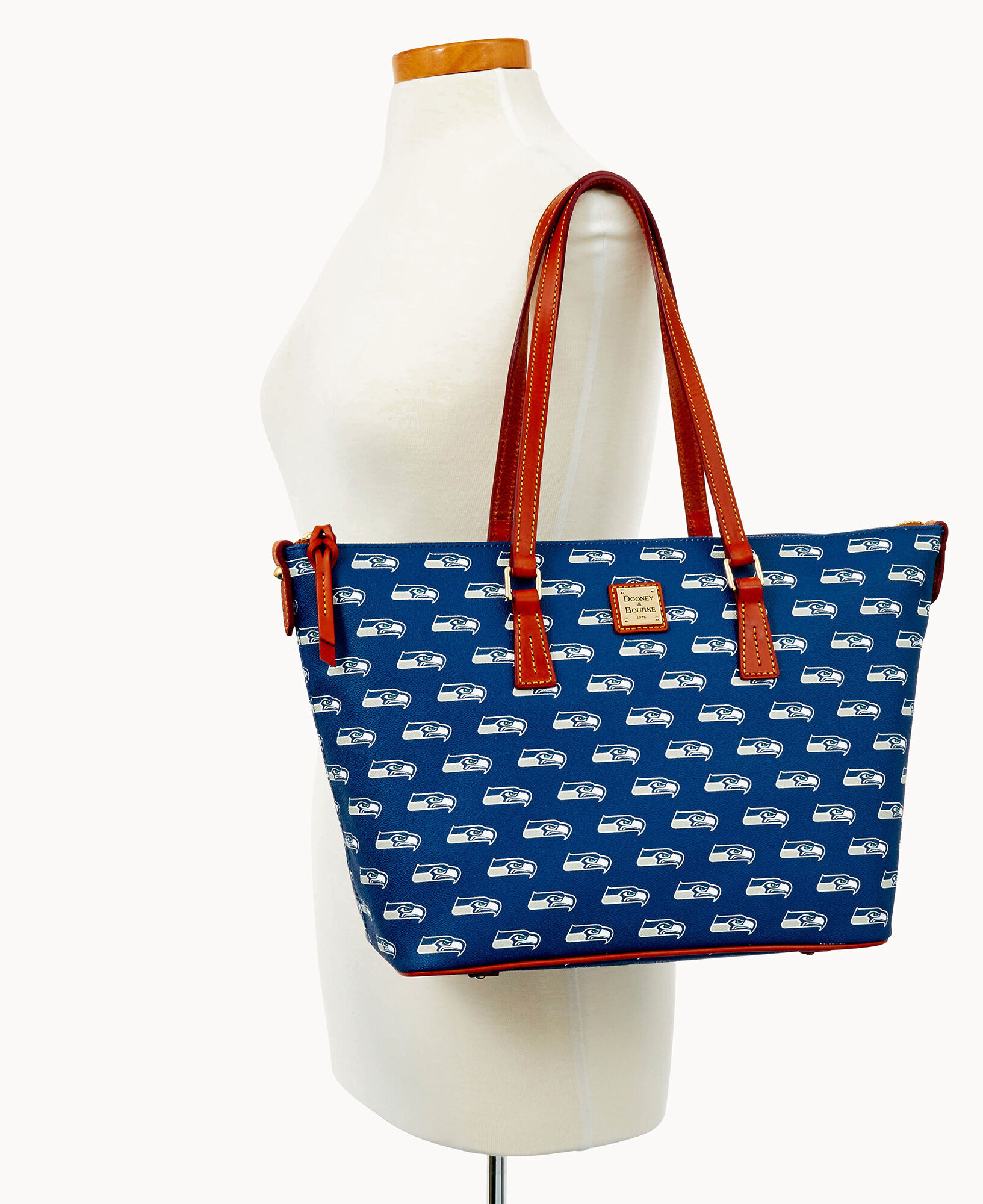 Dooney and clearance bourke seahawks purse