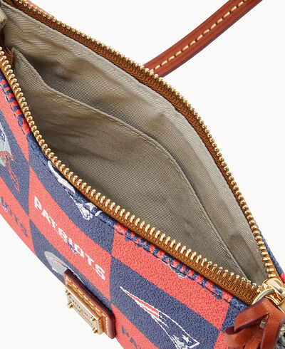 NFL Patriots Top Zip Crossbody