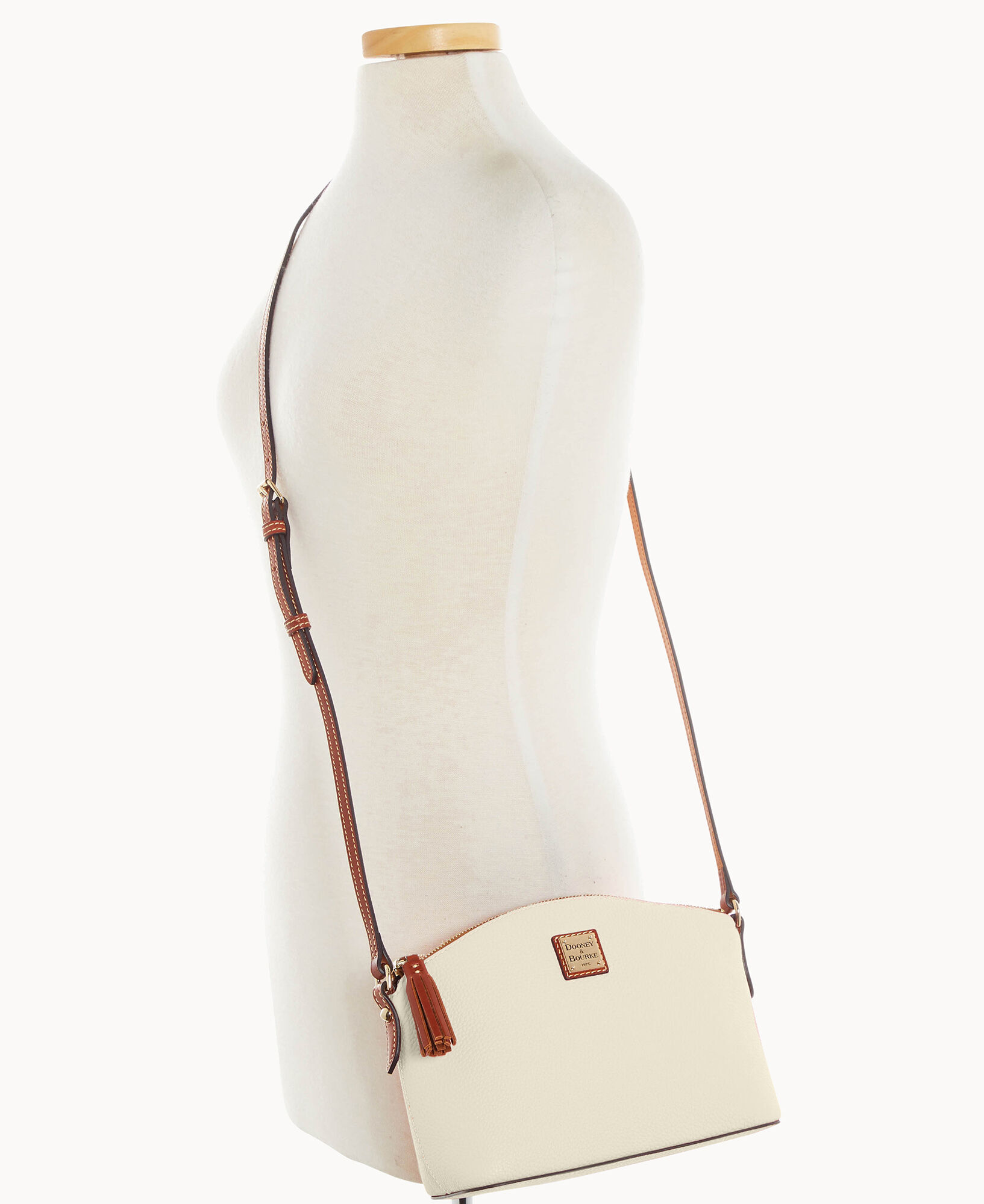 Dooney and on sale bourke pebble crossbody