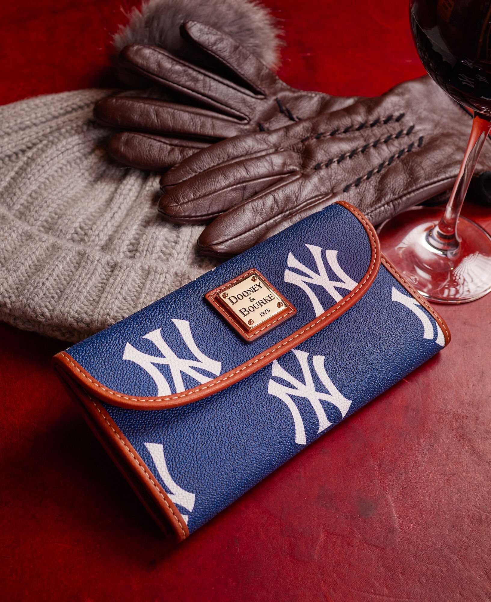 Dooney and shop bourke yankees