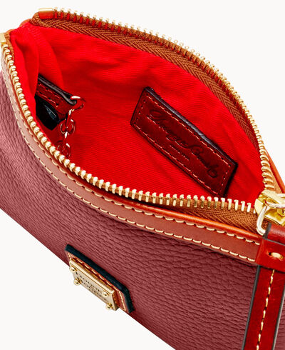 Pebble Grain Medium Wristlet