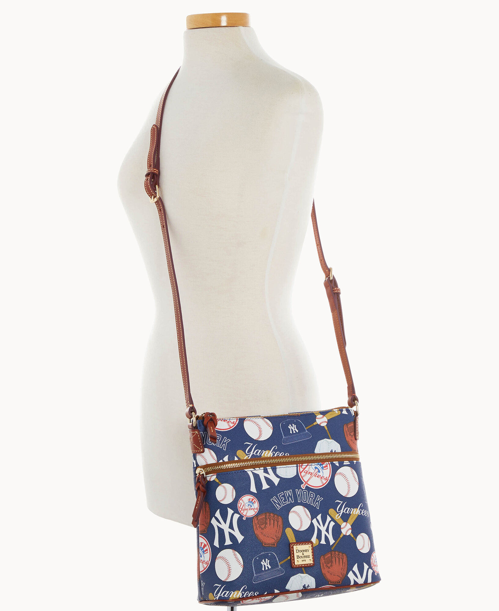 Dooney and bourke shop yankees crossbody
