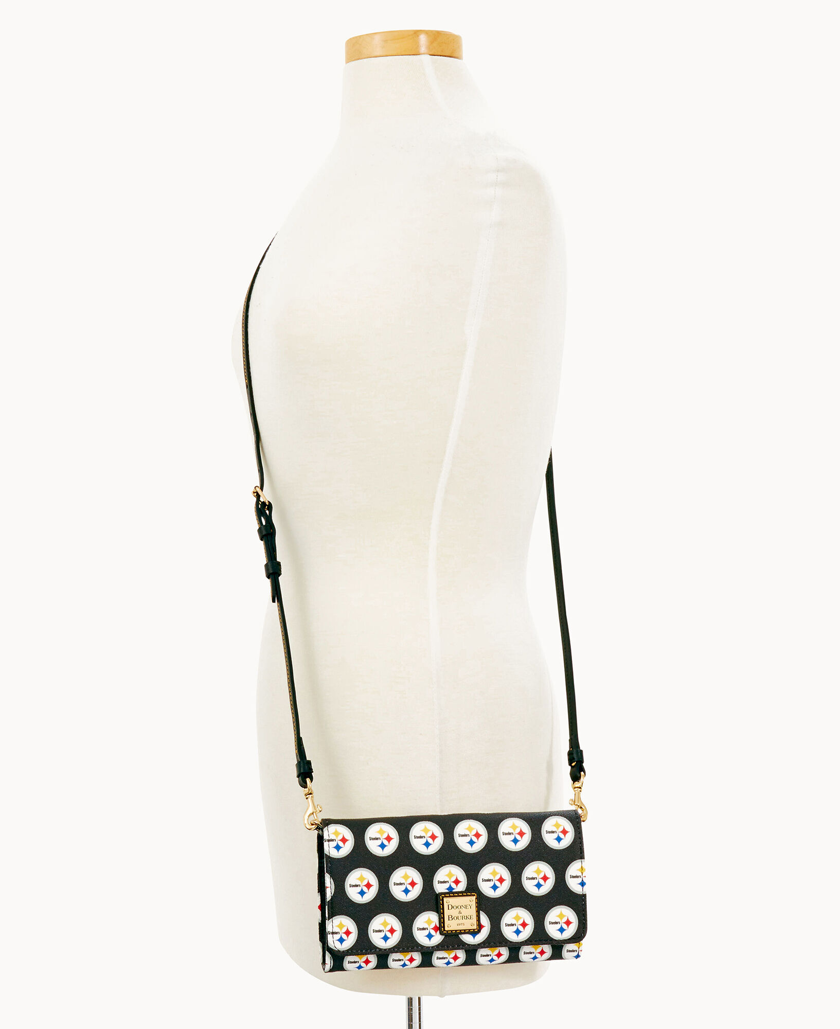 Dooney and bourke hotsell daphne crossbody wallet