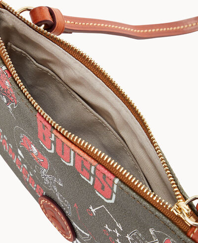 NFL Buccaneers Top Zip Crossbody