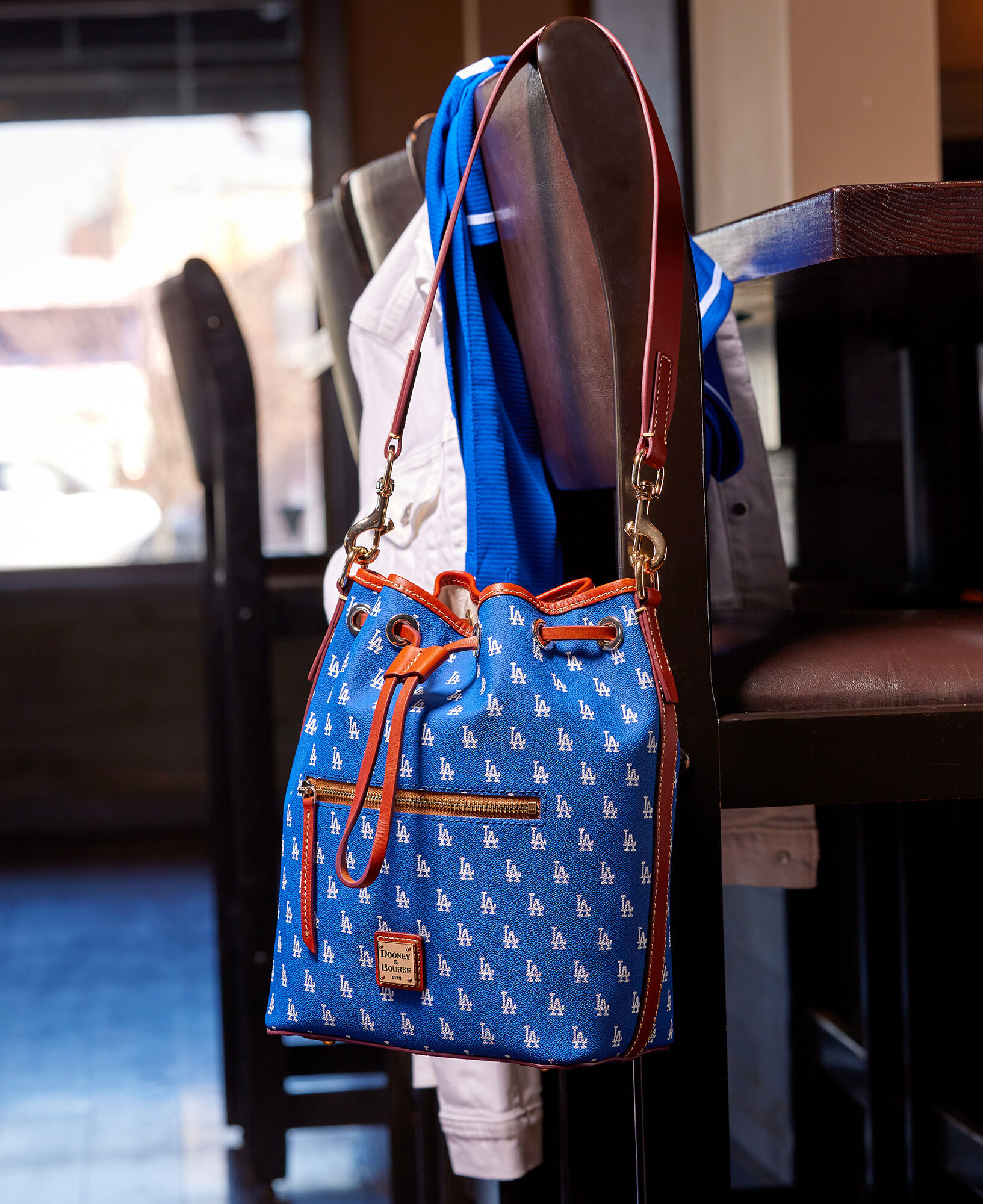 Dooney and discount bourke dodgers clutch