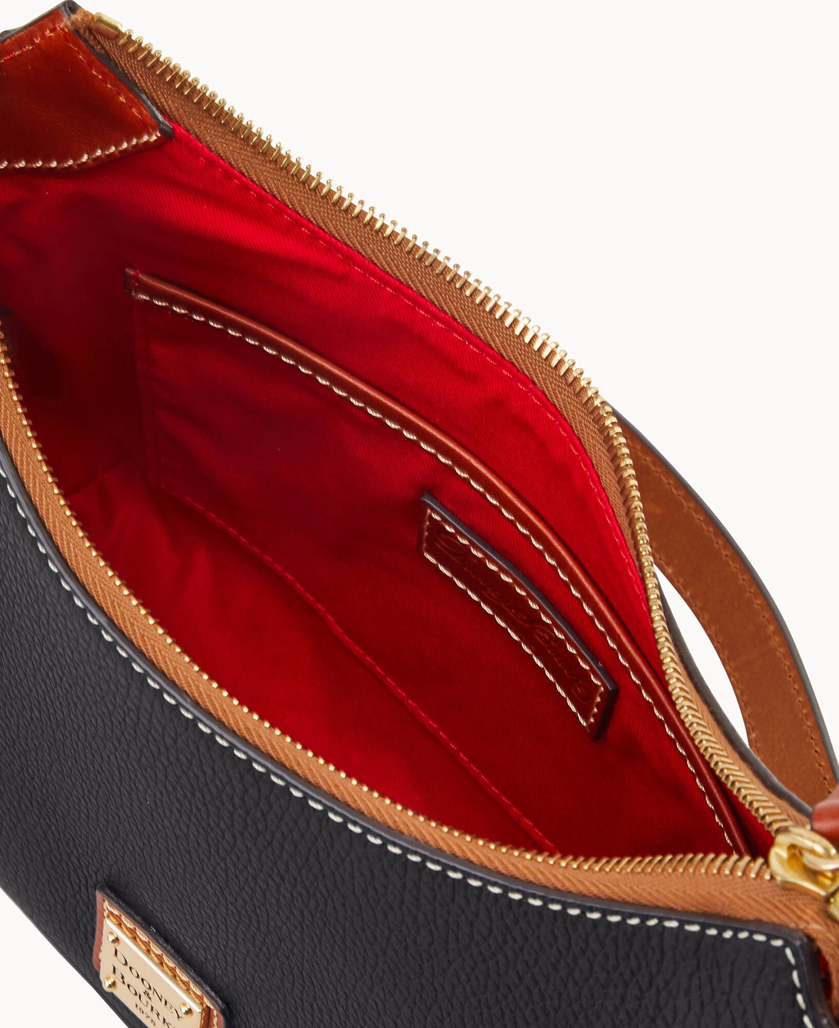 Dooney and bourke baguette 2025