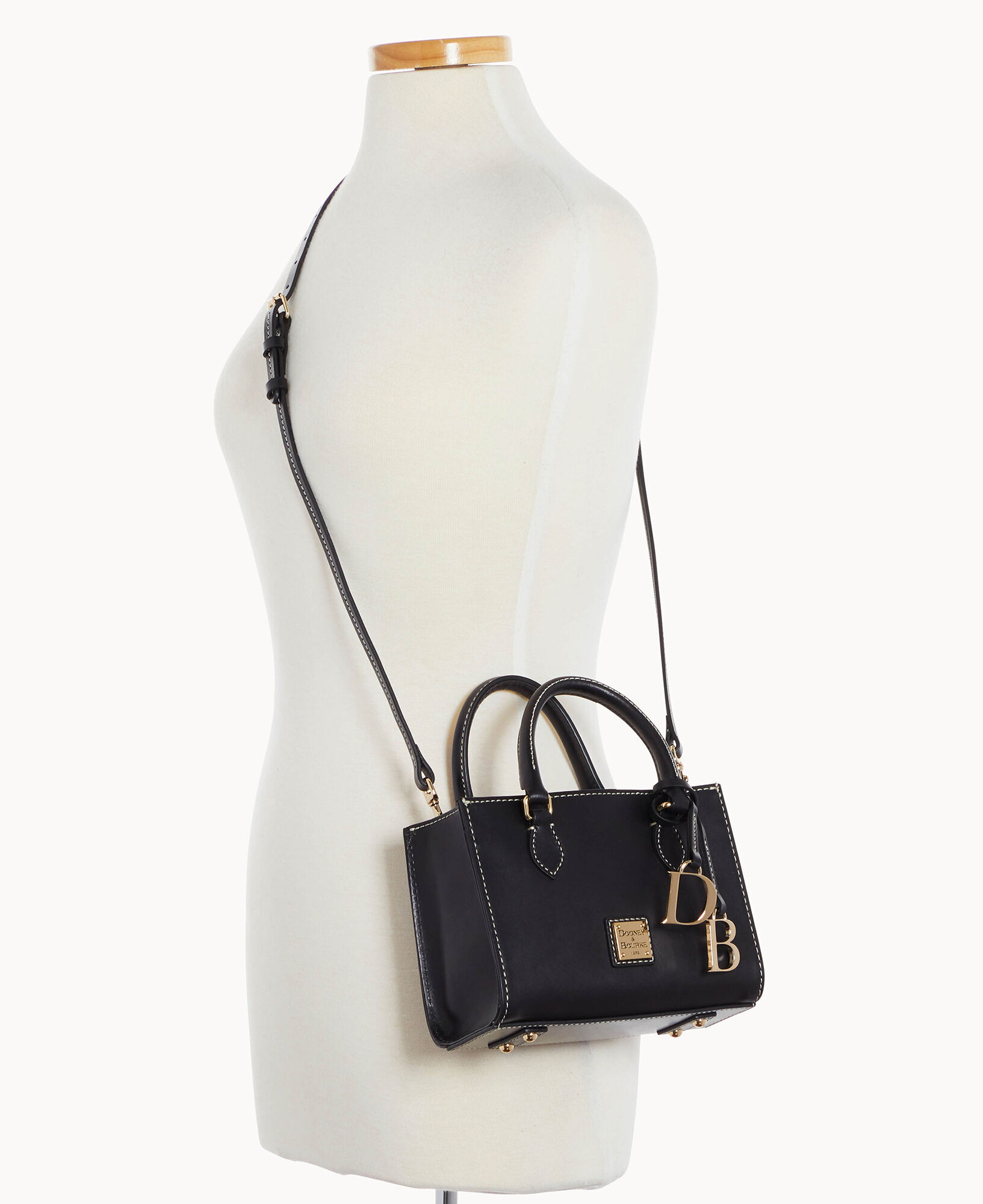 Dooney & bourke janine small crossbody best sale