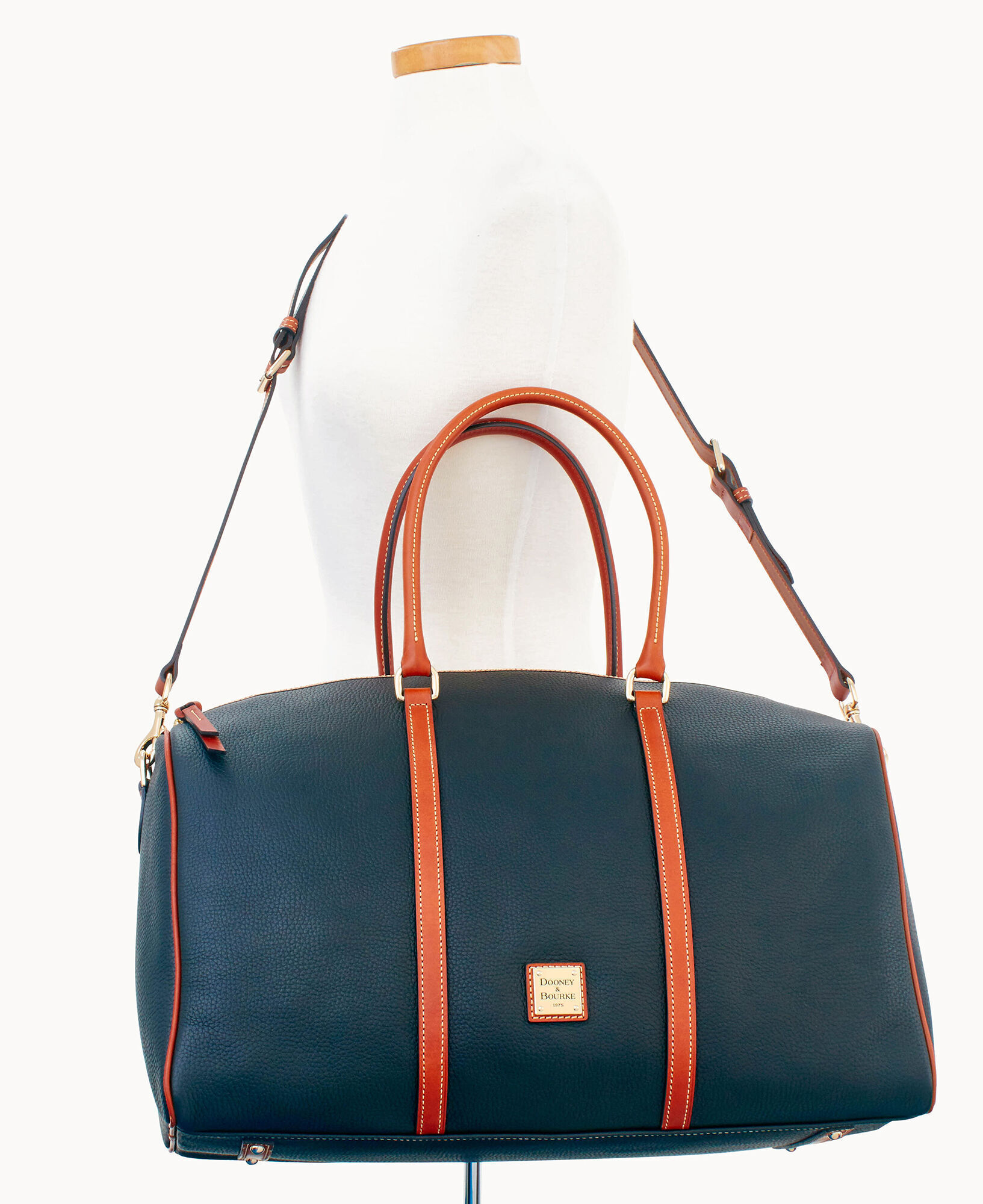Dooney and bourke shop carry all