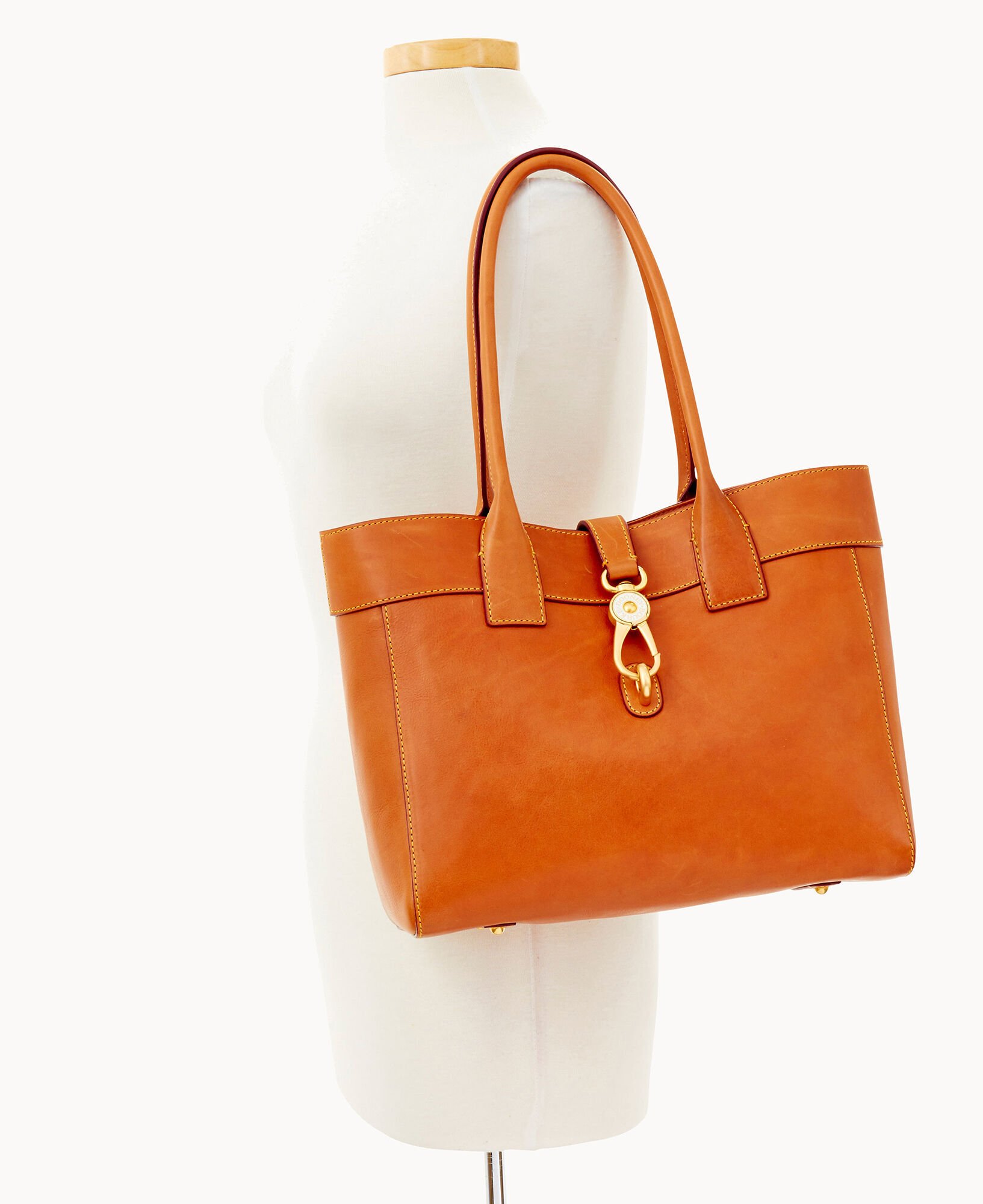 Dooney and bourke top amelie shoulder bag